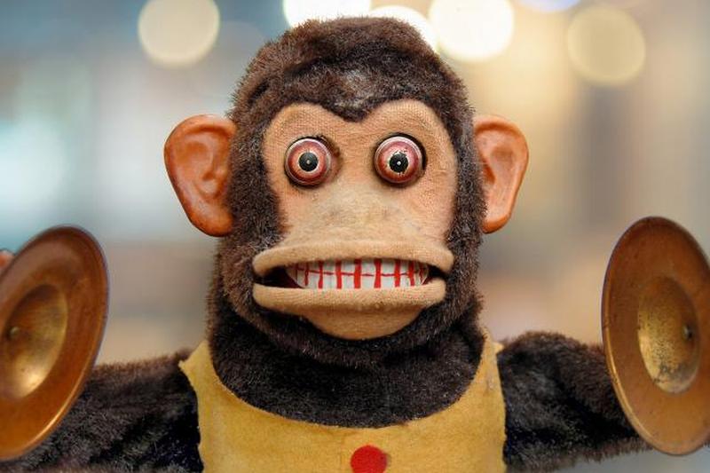 Винтажная механическая игрушка-обезьяна с тарелками