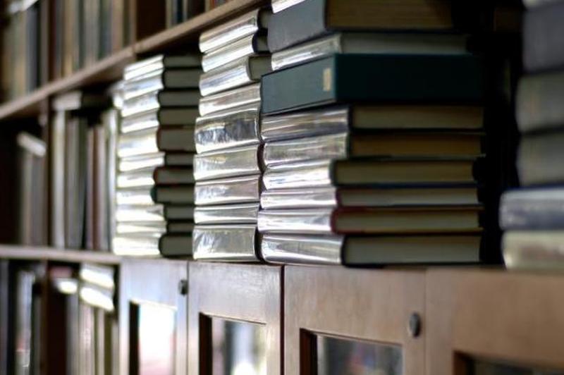 Интерьер магазина редких книг