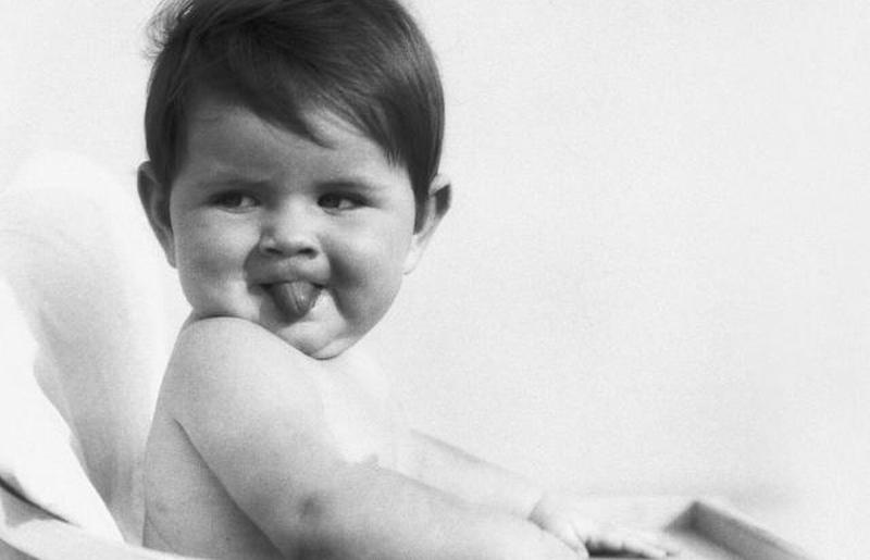 Присмотр за детьми в высоком стуле