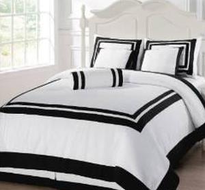 https://cf.ltkcdn.net/bedding/images/slide/177790-300x278-black-and-white.jpg