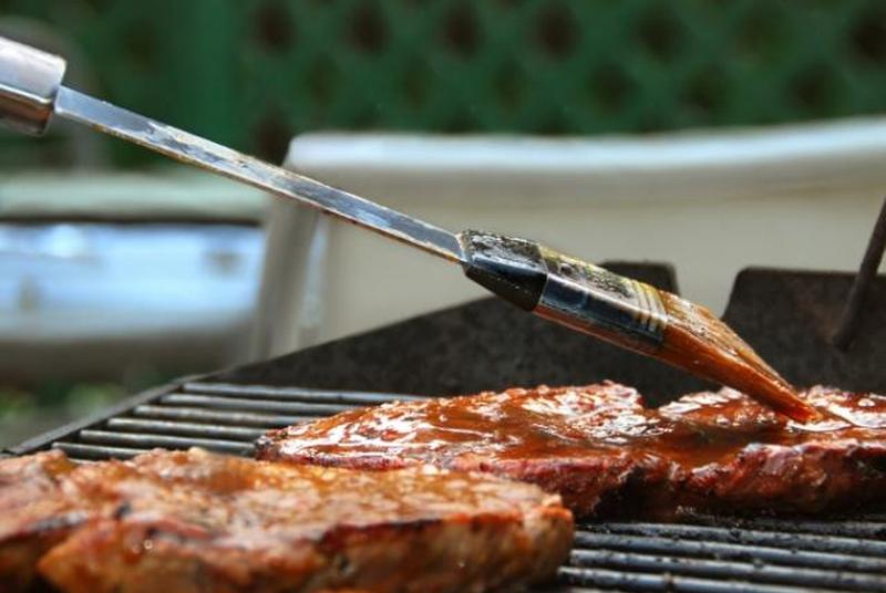 https://cf.ltkcdn.net/camping/images/slide/123260-847x567-steak_on_grill.JPG