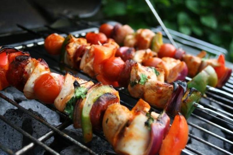 https://cf.ltkcdn.net/camping/images/slide/123261-849x565-shish_kebab.JPG