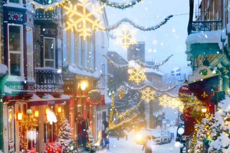 Рождественские украшения улиц в Квебеке