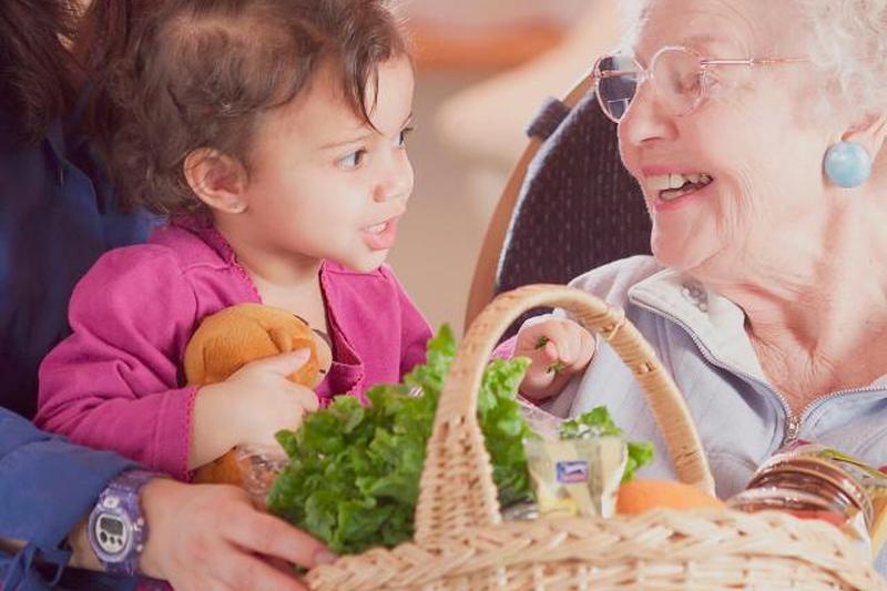 Рождественский ужин в подарочной корзине