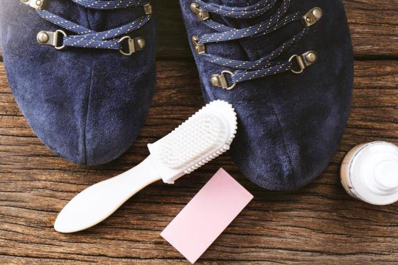 Щетка для ухода за замшей 