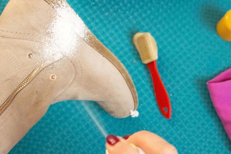 Чистка замшевых сапог