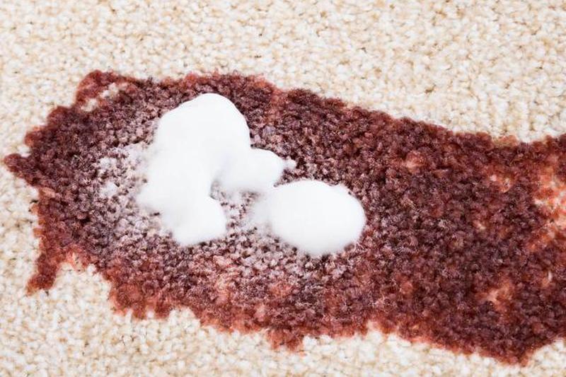 Чистящее средство на ковре