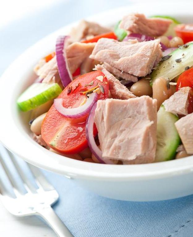 Салат из фасоли и тунца