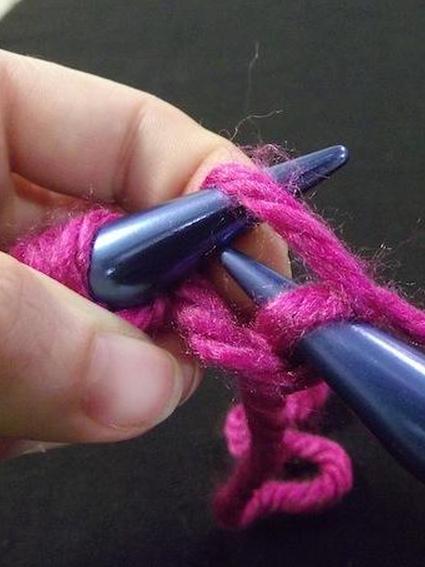 Шаг шестой вязания лицевой гладью