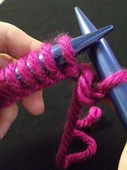 Шаг восьмой вязания лицевой гладью