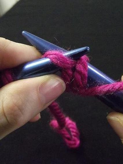 Шаг четвертый изнаночной для вязания