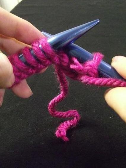 Шаг шестой изнаночной для вязания