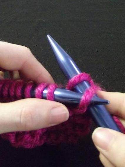 Шаг второй обвязки для вязания