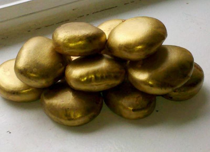 золотые скалы