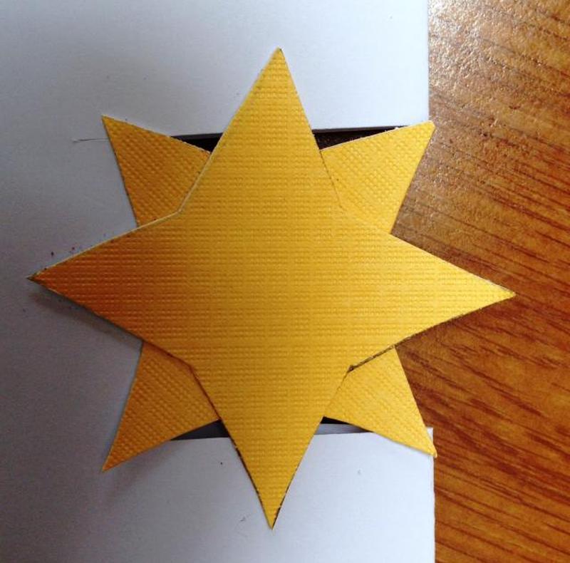 Звезда на внешней стороне карты