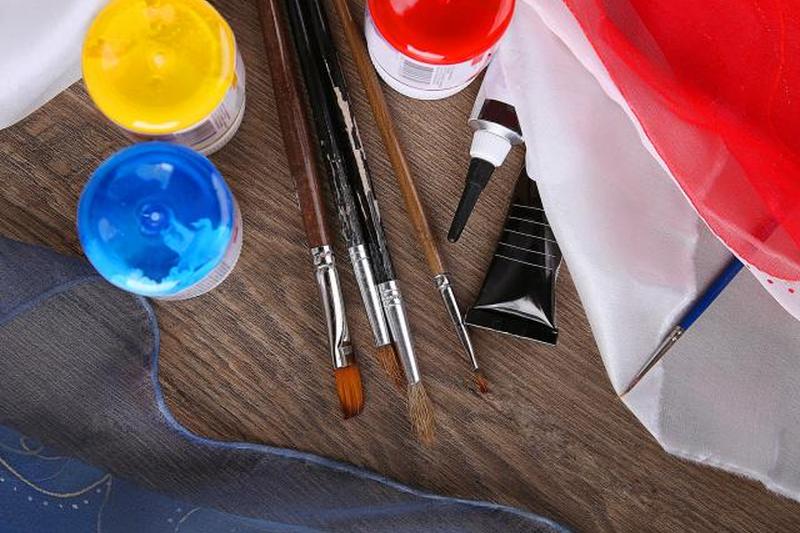 принадлежности для рисования по шелку