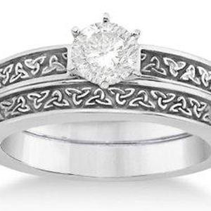 https://cf.ltkcdn.net/engagementrings/images/slide/172649-300x300-trinity-knot.jpg