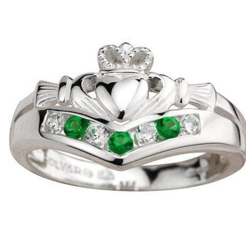 https://cf.ltkcdn.net/engagementrings/images/slide/179373-500x500-claddagh-with-emeralds.jpg