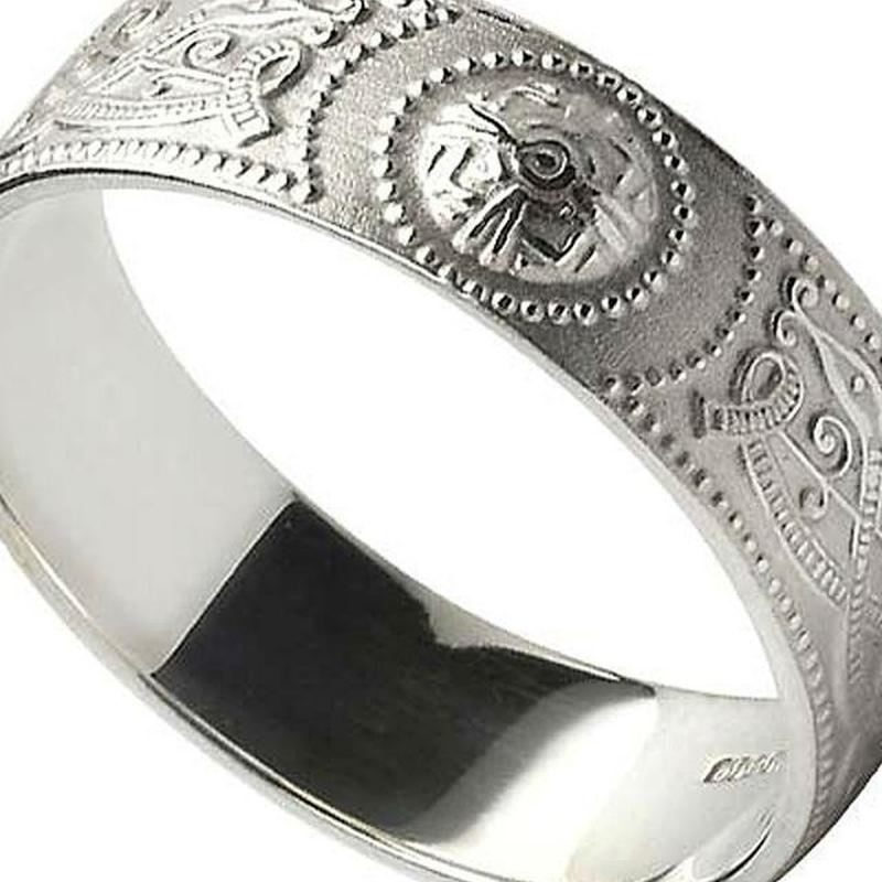 https://cf.ltkcdn.net/engagementrings/images/slide/206989-850x850-celtic-warrior.jpg