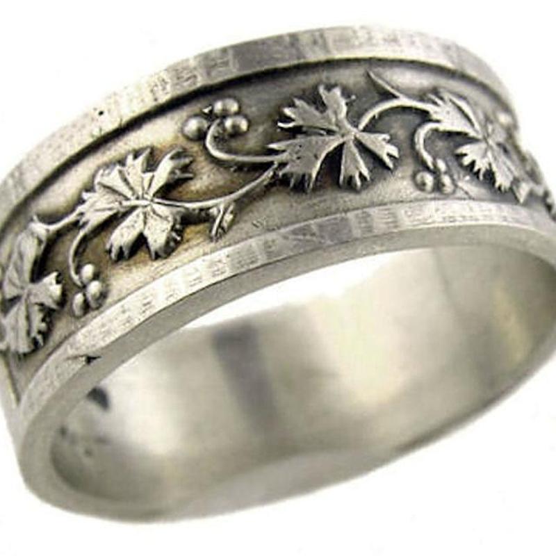 https://cf.ltkcdn.net/engagementrings/images/slide/206992-850x850-victorian.jpg