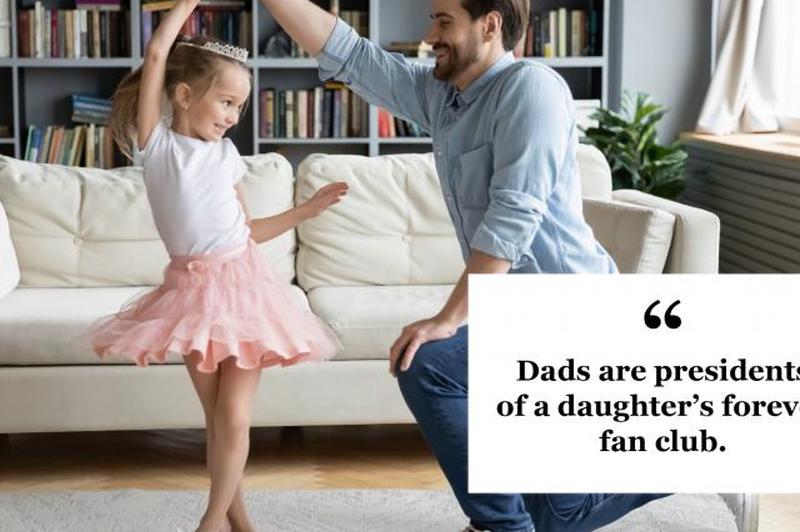 Отец поощряет дочь своим выступлением балерины