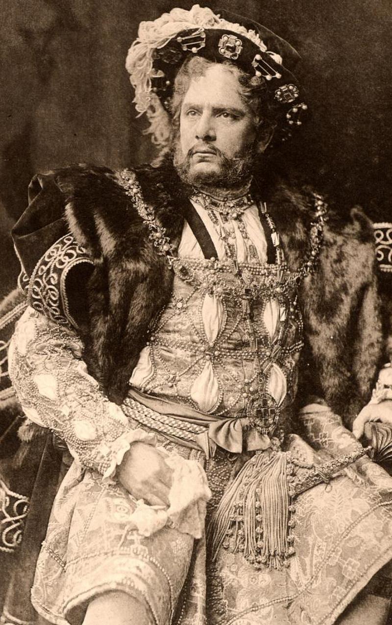 Уильям Чарльз Джеймс Террисс в роли короля Генриха VIII