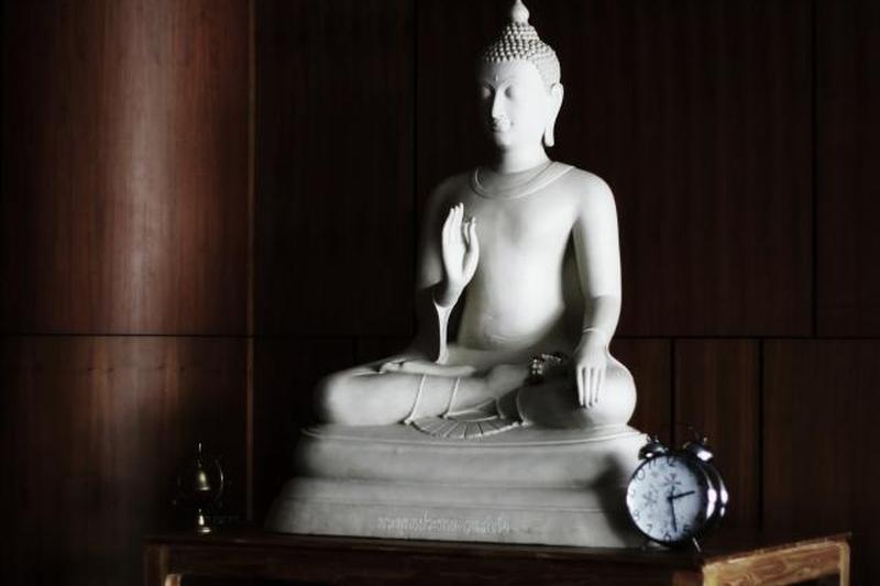 Статуя Будды в гостиной