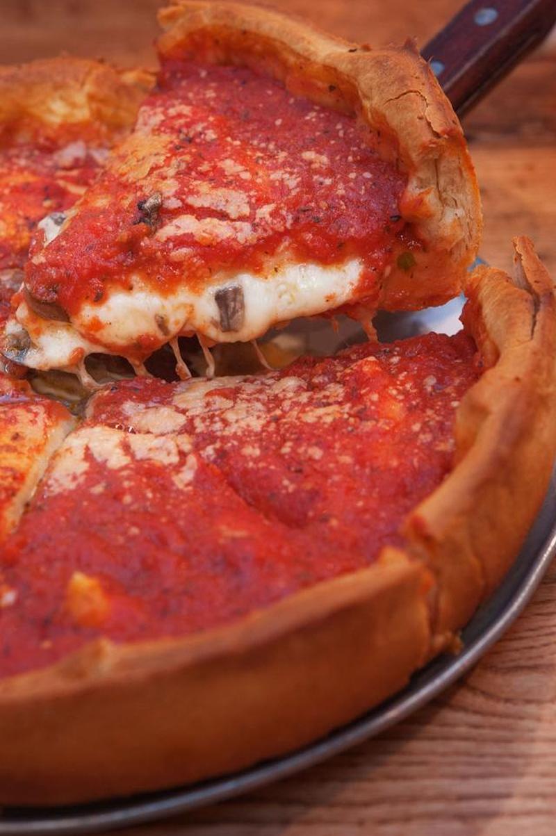 Чикагская пицца с глубоким блюдом