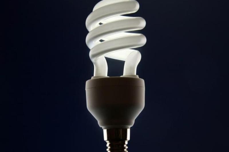 https://cf.ltkcdn.net/greenliving/images/slide/88341-849x565-g64lightbulb.jpg