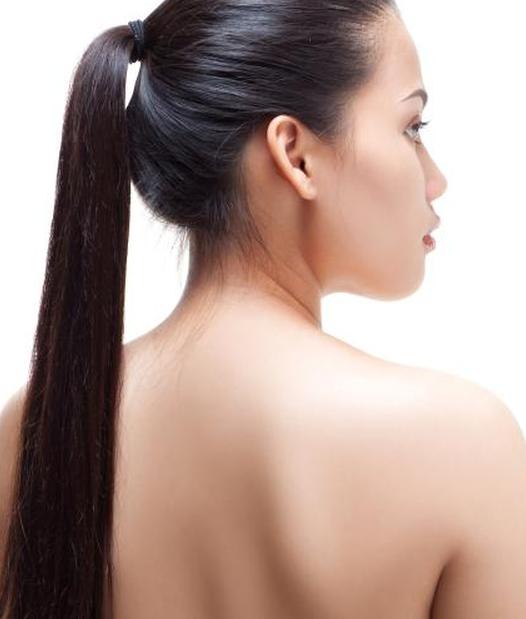 https://cf.ltkcdn.net/hair/images/slide/138717-526x619r2-sleek-pony.jpg
