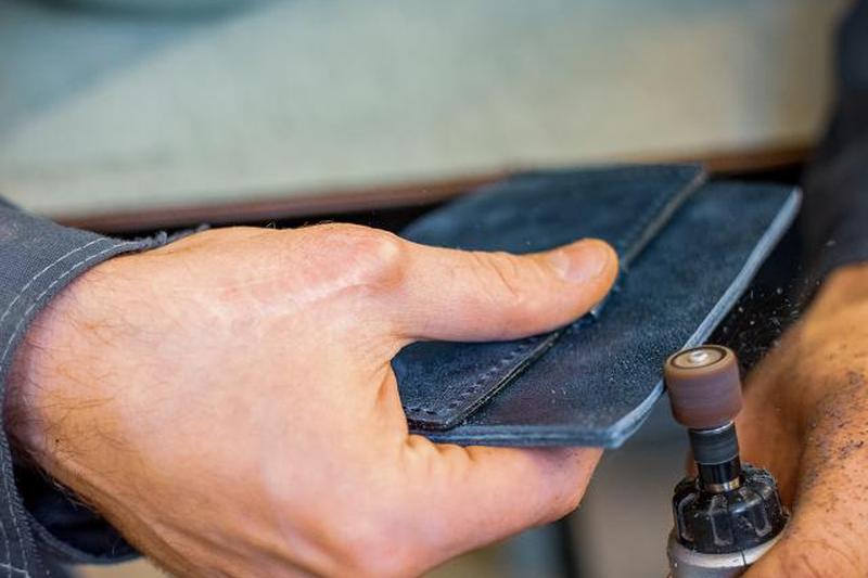 Шлифовка кожи