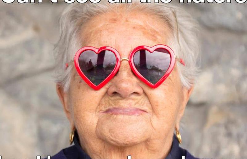 Солнцезащитные очки в форме сердца