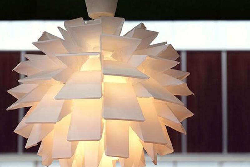https://cf.ltkcdn.net/interiordesign/images/slide/190394-850x570-Sculptural-Light-Fixture.jpg