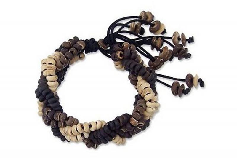 https://cf.ltkcdn.net/jewelry/images/slide/209926-850x567-Coconut-shell-bracelet.jpg