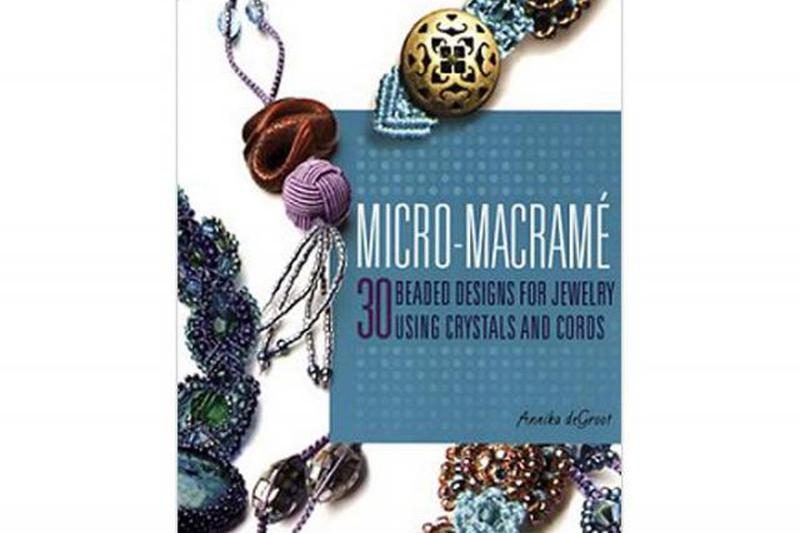https://cf.ltkcdn.net/jewelry/images/slide/209927-850x567-Micro-Macrame.jpg