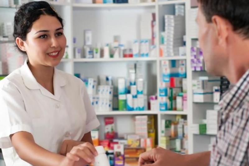 https://cf.ltkcdn.net/jobs/images/slide/131372-849x565r1-pharmacy_career.JPG