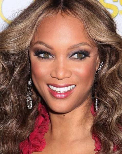 https://cf.ltkcdn.net/makeup/images/slide/130595-477x600r1-tyra-red-carpet-red-lip.jpg