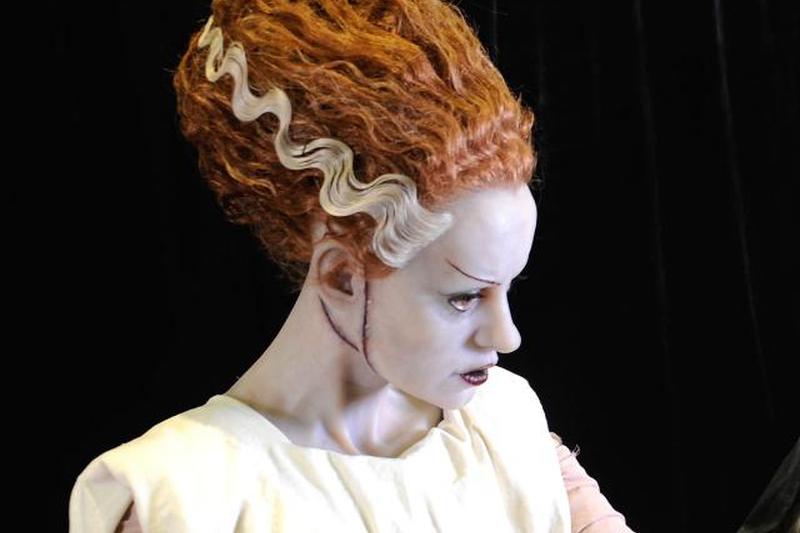 Опора невесты Франкенштейна в Son Of Monsterpalooza — редакционное использование Getty