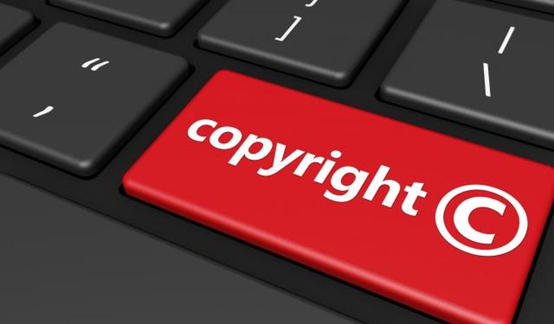 красная кнопка копрайта на клавиатуре