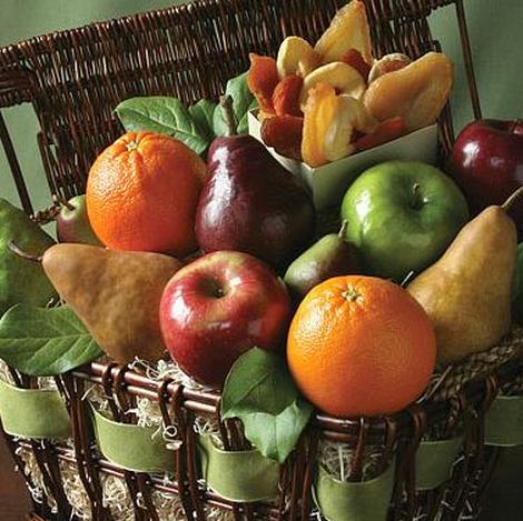 Просто органическая корзина с фруктами от The Fruit Company