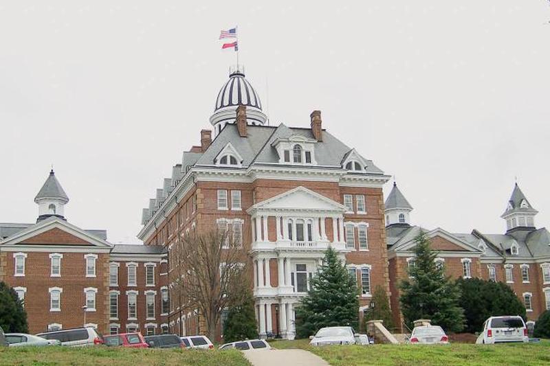 Государственная больница Бротона