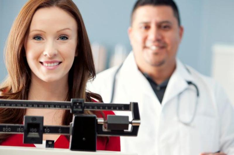 женщина с врачом