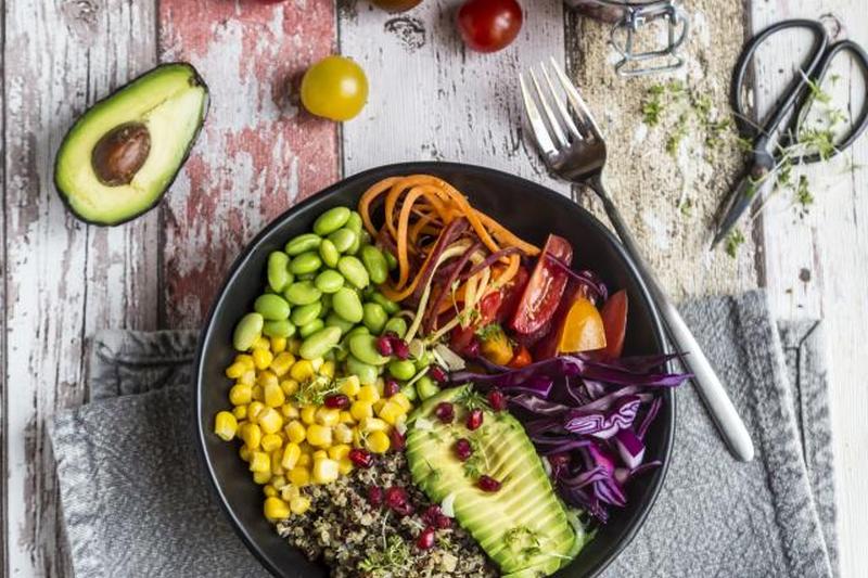 Тарелка с питательной пищей