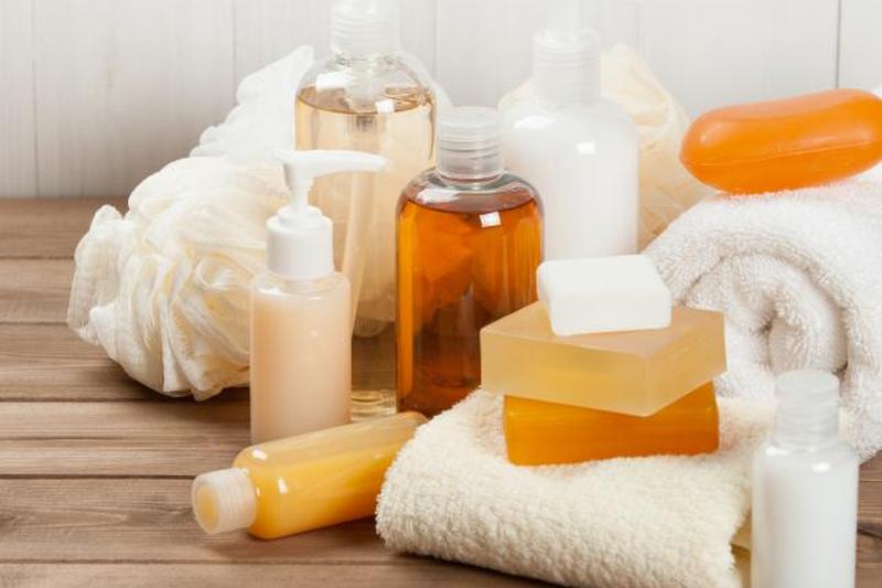 Жидкое мыло и куски мыла