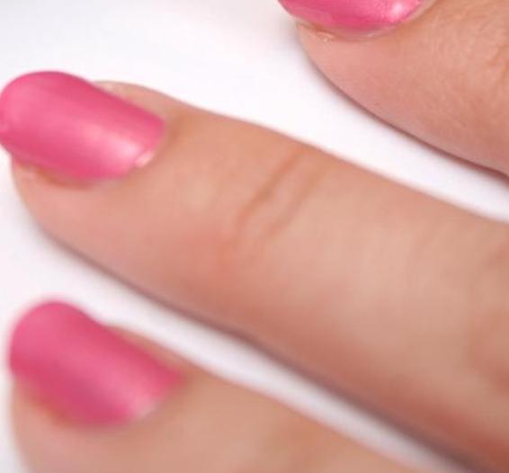 https://cf.ltkcdn.net/skincare/images/slide/47346-566x526-nail-colors3.jpg