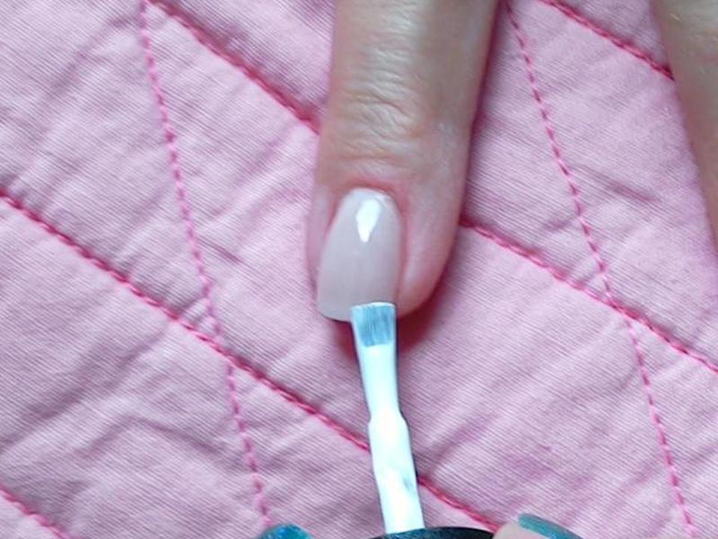 Начало белого кончика и линии улыбки