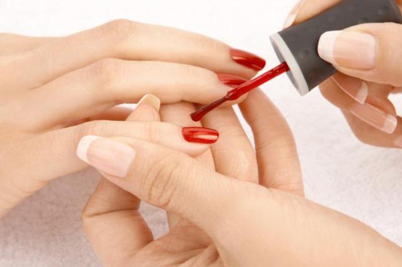 https://cf.ltkcdn.net/teens/images/slide/166055-849x565-getting-a-manicure.jpg