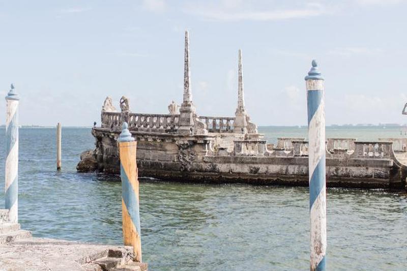 Баржа в Бискайе