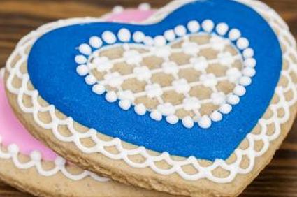 Печенье, украшенное королевской глазурью без яиц