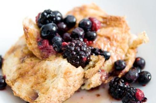 французский тост с ягодами